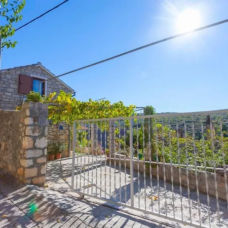 別荘 House With A Parking Space Lozisca, Brac - 15444